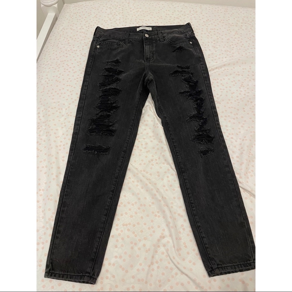 NWOT- Abercrombie black distressed jeans